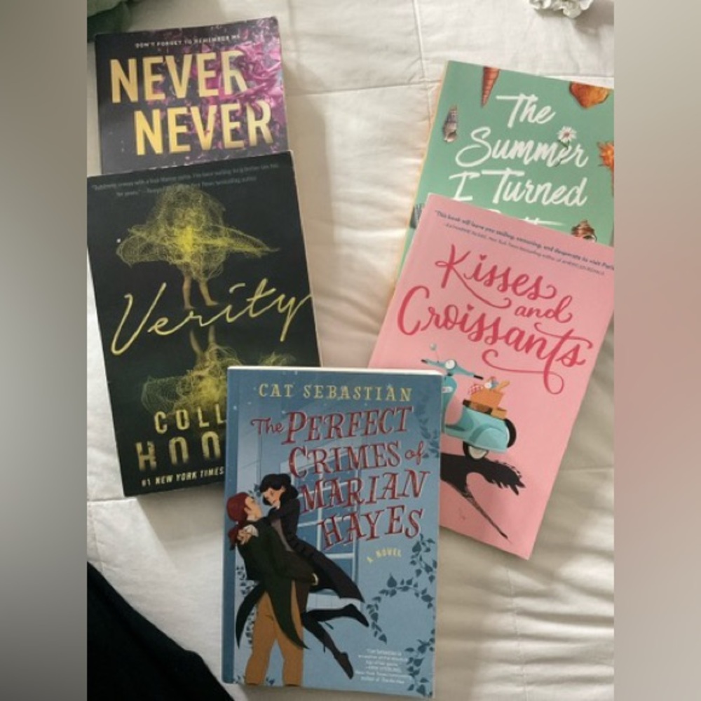5 book bundle📖